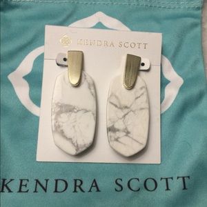 Kendra Scott Aragon in Gold and White Howlite